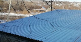 Демонтаж поликарбоната с крыши в Еманжелинске - услуги по доступной цене от 625 рублей