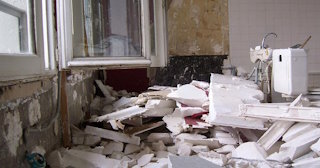 Демонтаж хрущевки в Еманжелинске - удаление старых полов и стен по выгодной цене от 1769 рублей.